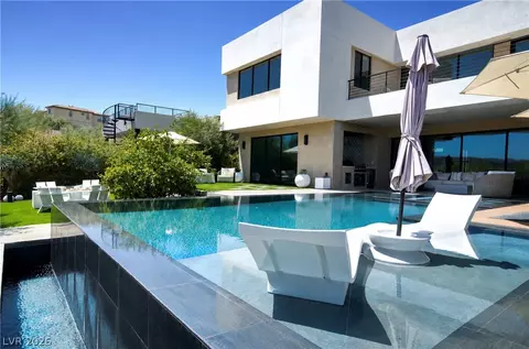12 Highland Cove Ln, Henderson, NV 89011
