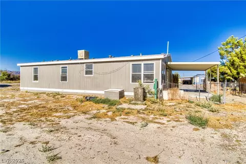 320 W Comstock Cir, Pahrump, NV 89048