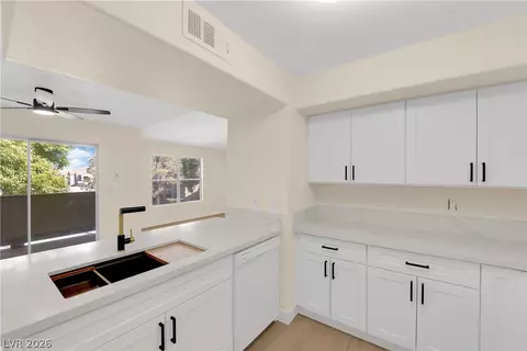 2300 E Silverado Ranch Blvd #2056, Las Vegas, NV 89183