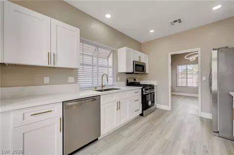 419 Viewmont Dr, Henderson, NV 89015