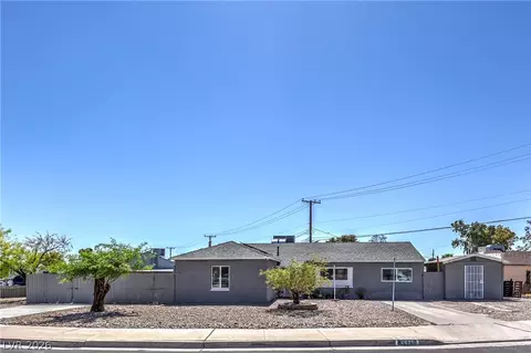 4401 Dover Pl, Las Vegas, NV 89107