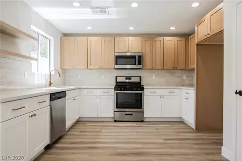 11978 Camden Brook St, Las Vegas, NV 89183