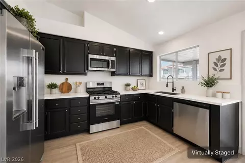 2543 River Oaks Dr, Las Vegas, NV 89156