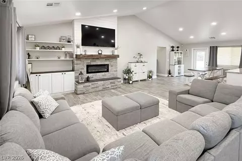 201 W Lupin St, Pahrump, NV 89048