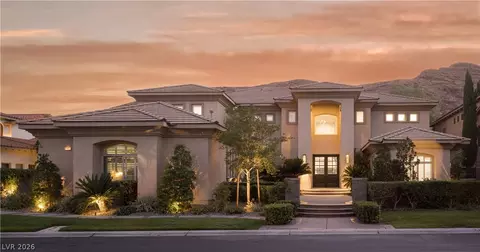2885 Red Arrow Dr, Las Vegas, NV 89135