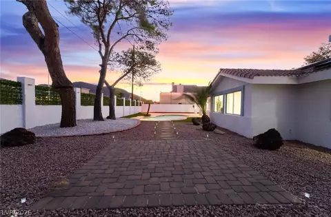 611 E Fairway Rd, Henderson, NV 89015