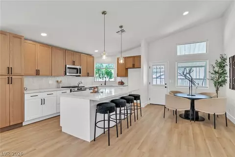 8220 Mt Brodie Cir, Las Vegas, NV 89145