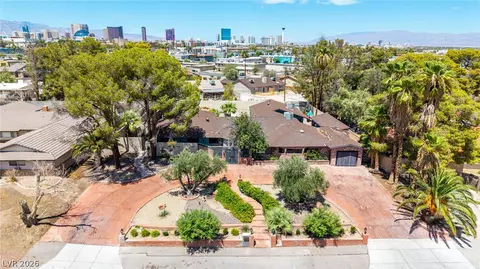 1572 Santa Anita Dr, Las Vegas, NV 89119