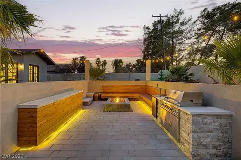 1572 Santa Anita Dr, Las Vegas, NV 89119