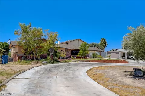 8069 Red Barn Dr, Las Vegas, NV 89123