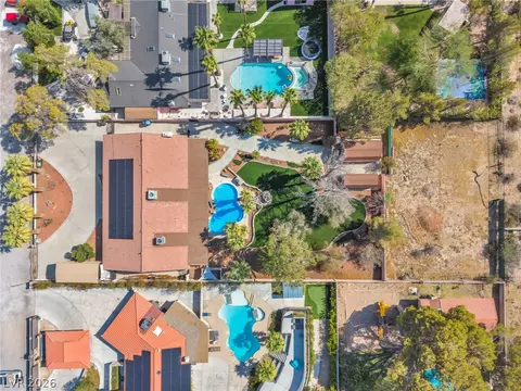 2935 S Torrey Pines Dr, Las Vegas, NV 89146