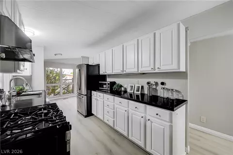 3530 Katmai Dr, Las Vegas, NV 89122
