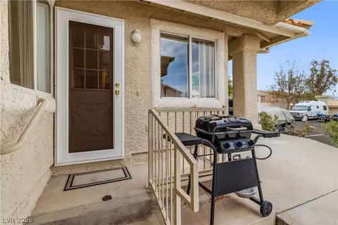 Exterior - 2250 Camel Mesa Dr, Laughlin, NV 89029 photo 9 of 22