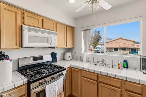 Kitchen - 2250 Camel Mesa Dr, Laughlin, NV 89029 photo 4 of 9