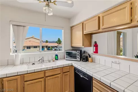 Kitchen - 2250 Camel Mesa Dr, Laughlin, NV 89029 photo 6 of 9