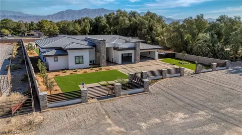 7020 Bath Dr, Las Vegas, NV 89131