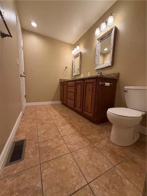 Bath - 724 Avenue H, Ely, NV 89301 photo 4 of 5