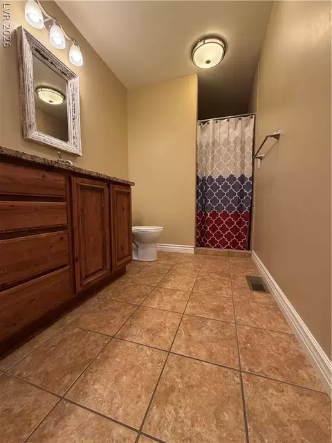 Bath - 724 Avenue H, Ely, NV 89301 photo 2 of 5