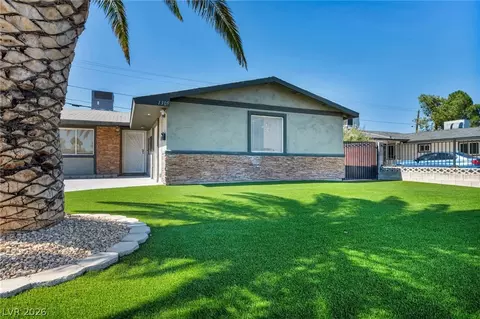 1305 N Mallard St, Las Vegas, NV 89108