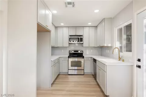 223 W Basic Rd, Henderson, NV 89015