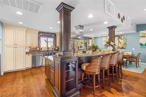 8712 Bolzano Ct, Las Vegas, NV 89117