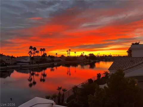 2960 Sun Lake Dr, Las Vegas, NV 89128