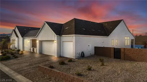 8811 Italian Trotter Ct, Las Vegas, NV 89113