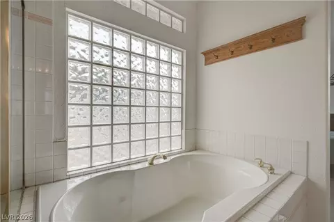 Bath - 103 Eagleview Ct, Henderson, NV 89074 photo 4 of 6