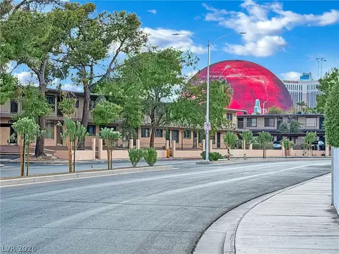 625 S Royal Crest Cir #11, Las Vegas, NV 89169