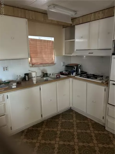 253 Behmer St, Overton, NV 89040 photo 3