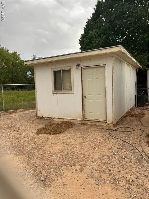 253 Behmer St, Overton, NV 89040 photo 2
