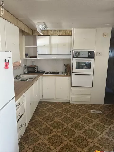 253 Behmer St, Overton, NV 89040 photo 3