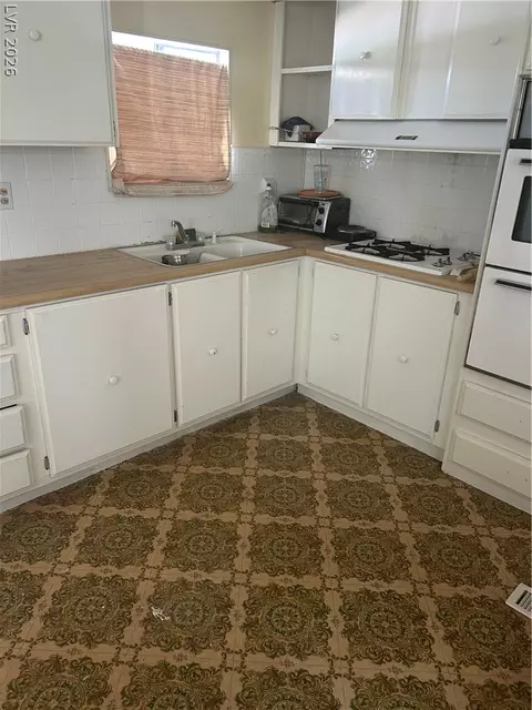 253 Behmer St, Overton, NV 89040 photo 4