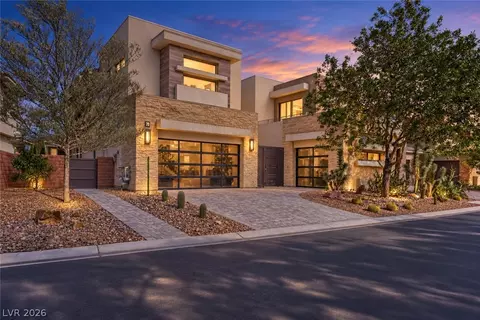 70 Grey Feather Dr, Las Vegas, NV 89135