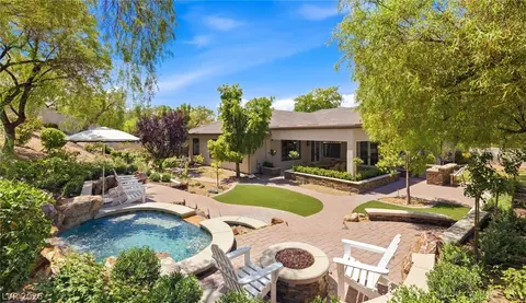 8 Pine Hollow Dr, Henderson, NV 89052