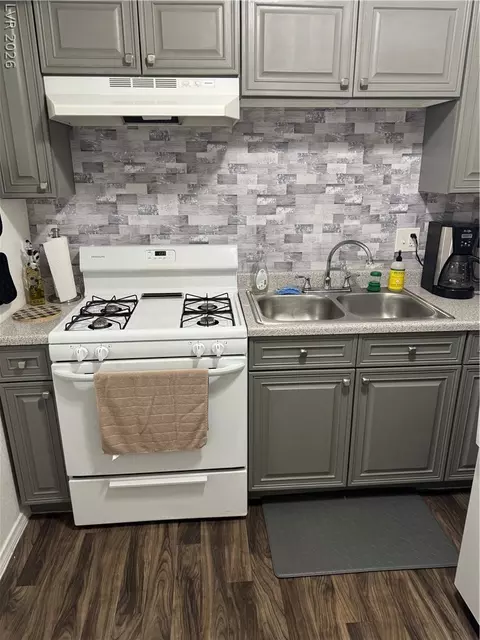 3982 Voxna St, Las Vegas, NV 89119