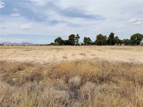 2200 E Ambush St, Pahrump, NV 89048