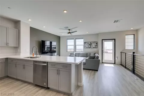 5618 Beguiling Falls St, Las Vegas, NV 89148