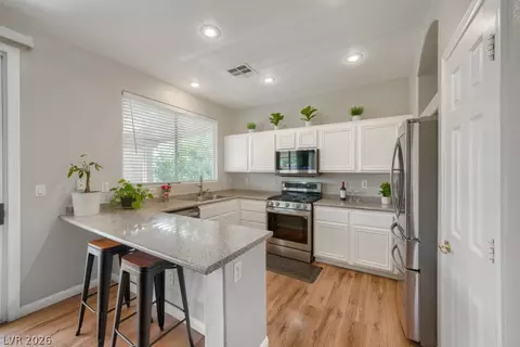 8447 Montefino Ct, Las Vegas, NV 89117