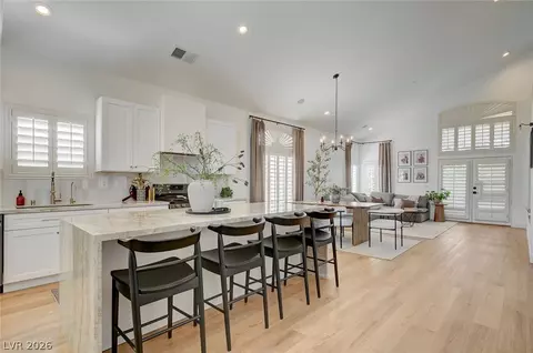 332 Jolly January Ave, Las Vegas, NV 89183