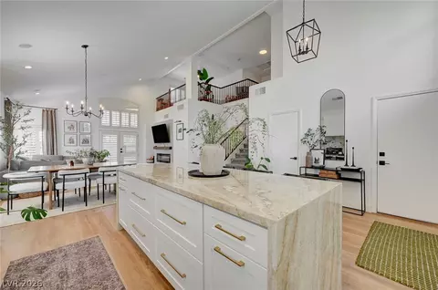 332 Jolly January Ave, Las Vegas, NV 89183