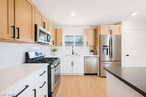 2454 Winterwood Blvd, Las Vegas, NV 89142