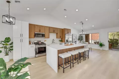 2448 Sunup Dr, Las Vegas, NV 89134