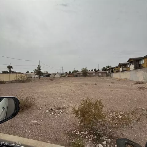 425 Hunter Dr, Henderson, NV 89011