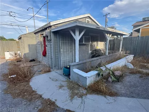1828 Harvard St, North Las Vegas, NV 89030