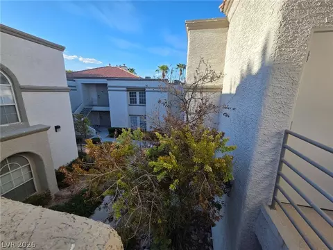 3150 Soft Breezes Dr #2017, Las Vegas, NV 89128