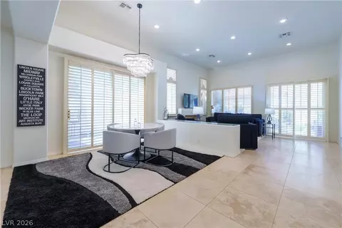 5121 Kapalua Ln, Las Vegas, NV 89113
