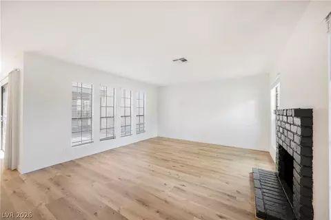 501 Buttonwood Ln, Las Vegas, NV 89107