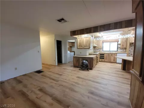 Living - 220 S Andersen St, Overton, NV 89040 photo 5 of 6