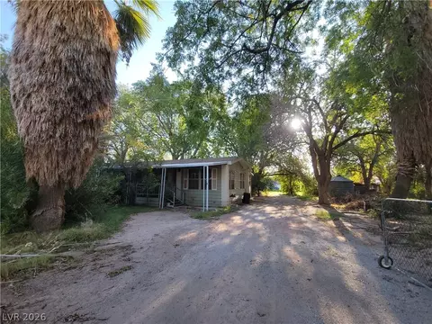 Exterior - 220 S Andersen St, Overton, NV 89040 photo 2 of 17